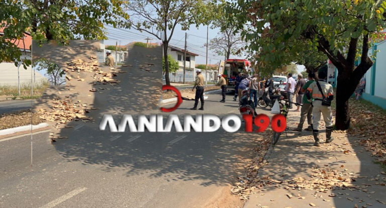Mulher passa mal, sofre queda de motoneta e morre após colidir com meio-fio