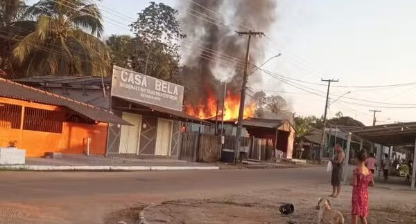 Homem é preso após incendiar casa onde vivia com a esposa