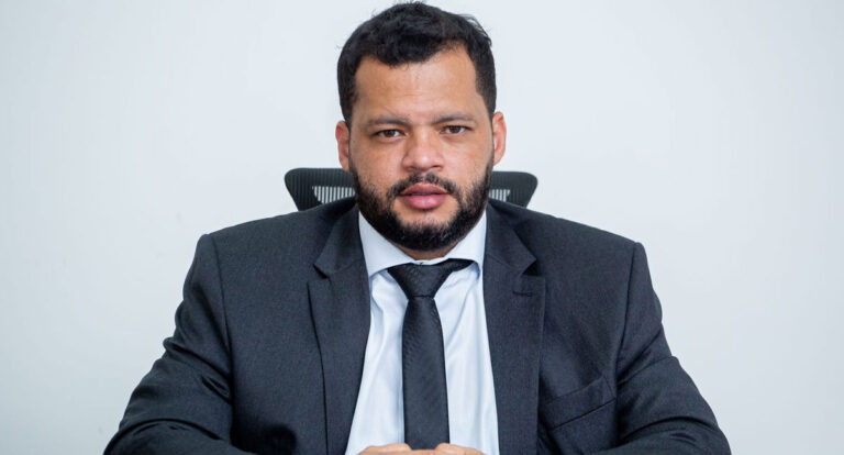 Deputado Edevaldo Neves critica gestão de Marcus Rito e desafia secretário a passar um mês trabalhando dentro das carceragens como policial penal - News Rondônia