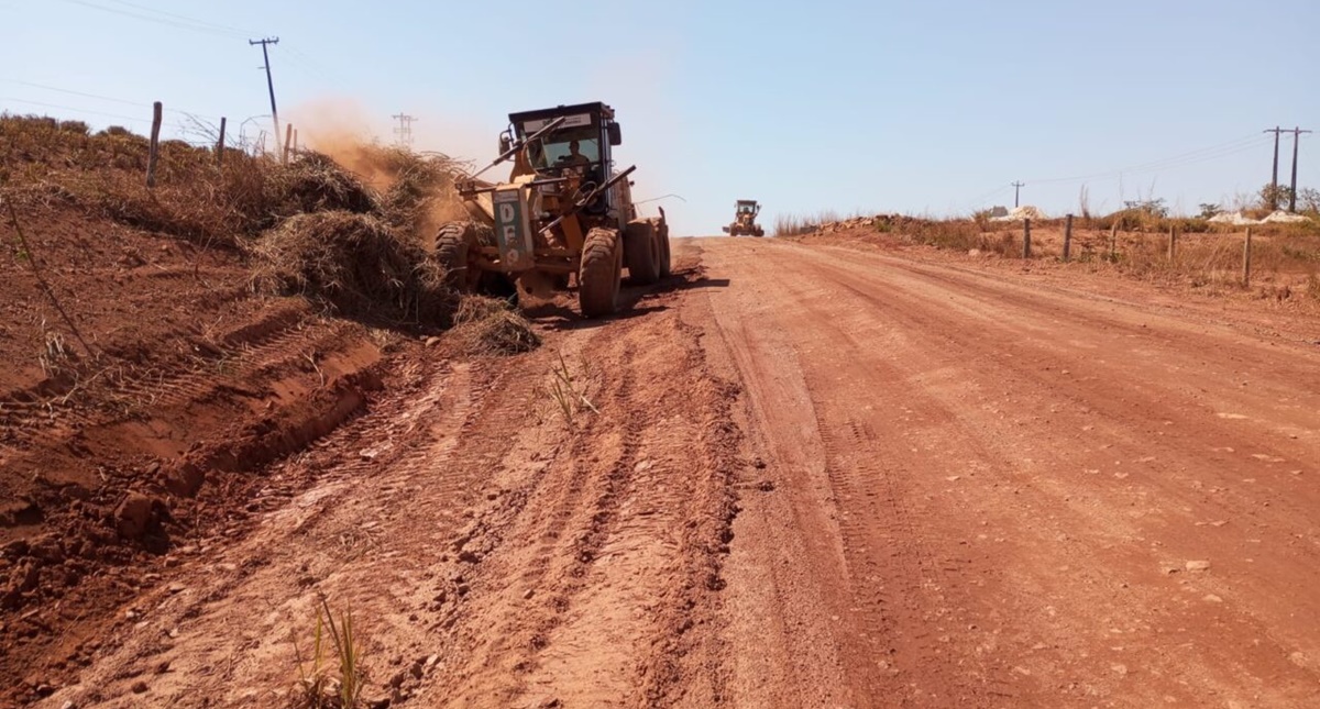 Serviço de manutenção da RO-383 é iniciado no trecho entre Alta Floresta d’Oeste e o distrito de Nova Gease