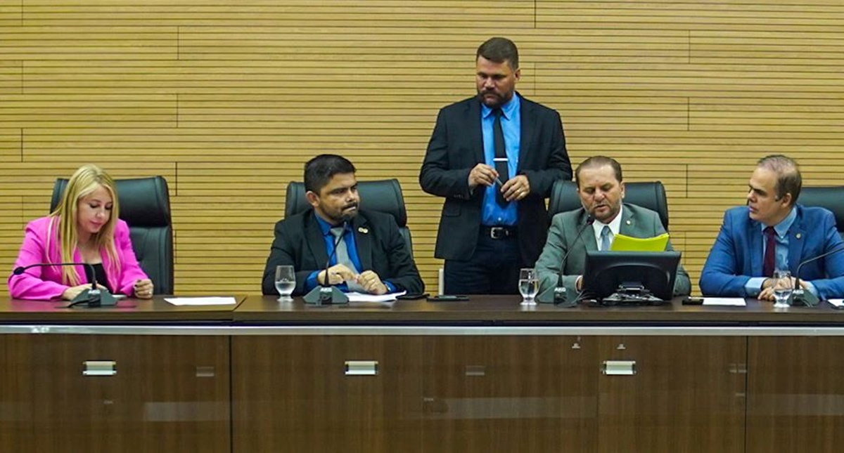 Assembleia Legislativa aprova aumento salarial para servidores da Educação