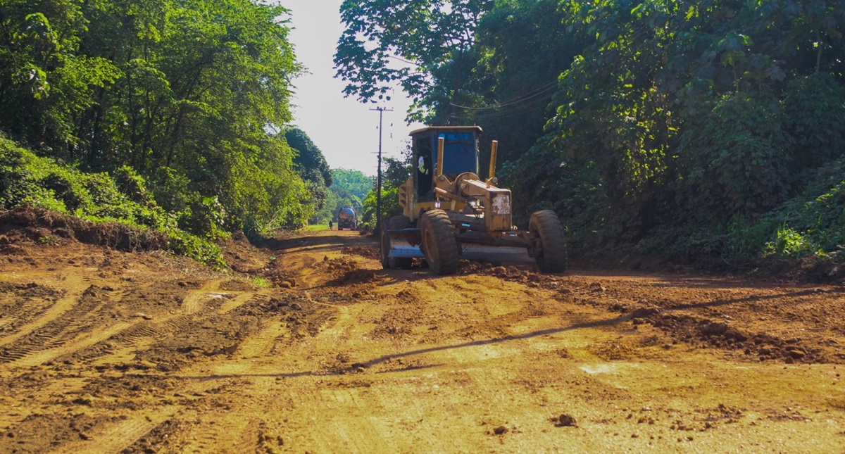 Prefeitura de Porto Velho trabalha na recuperação da Estrada do Belmont