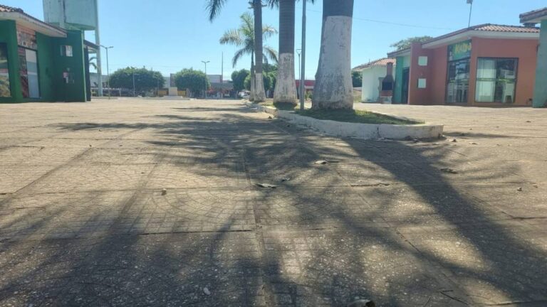 Dois suspeitos que tentaram invadir lanchonete em praça são espancados em Vilhena 
