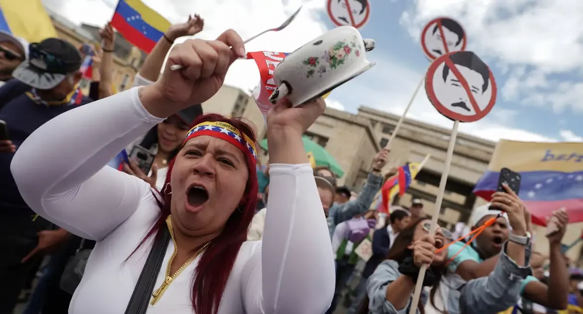 Maduro e opositores celebram manifestações de rua na Venezuela