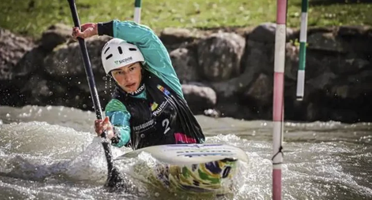 Ana Sátila perde vaga para a final e acaba em oitavo no caiaque cross