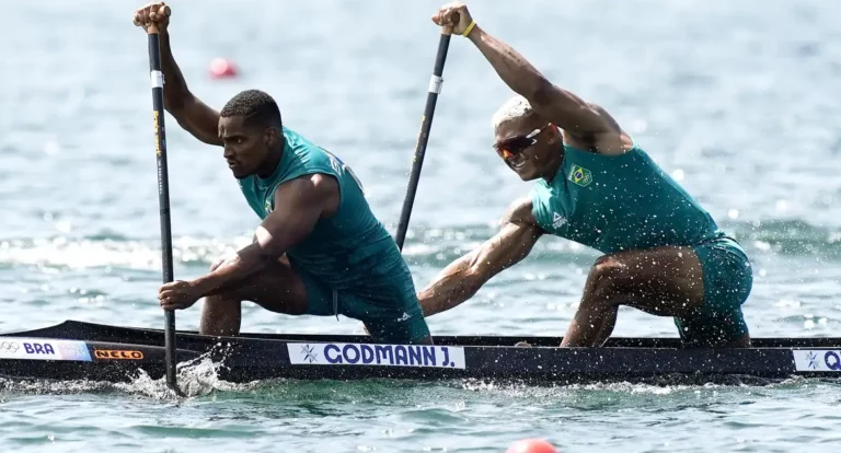 Isaquias e Jacky se garantem na semi da canoagem velocidade em Paris