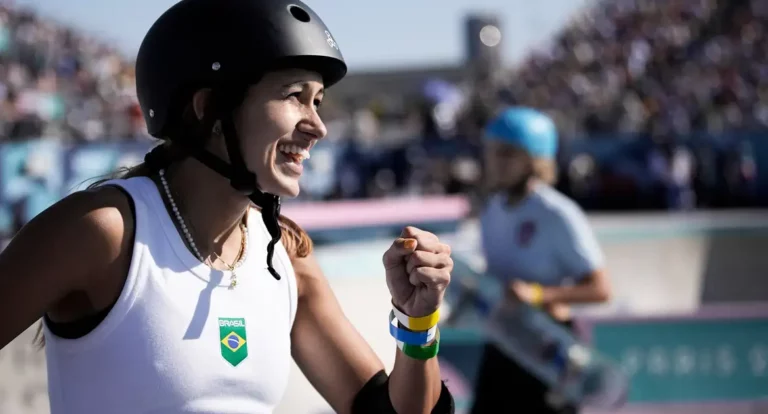 Dora Varella leva 4º lugar inédito para Brasil no skate park feminino