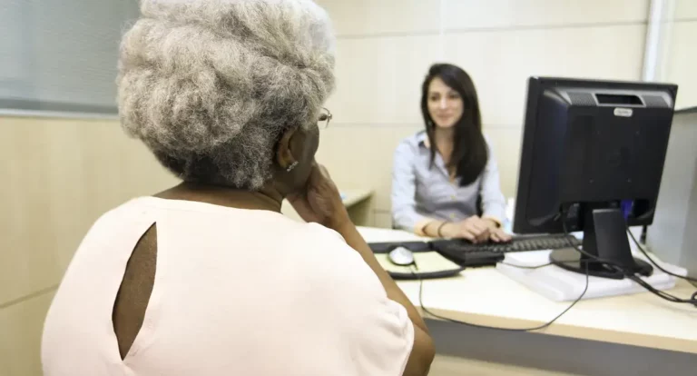 CAE aprova projeto que isenta FGTS e INSS de aposentados contratados
