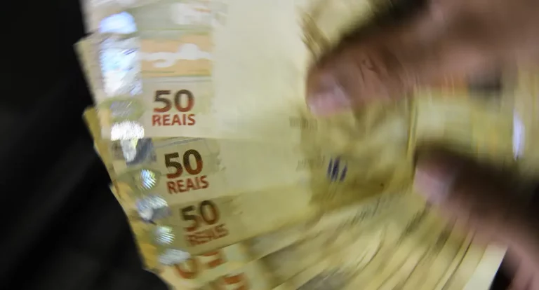 Copom mantém juros básicos em 10,5% ao ano