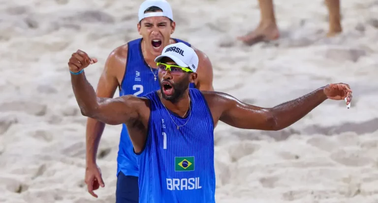 Olimpíadas: Evandro e Arthur são eliminados no vôlei de praia