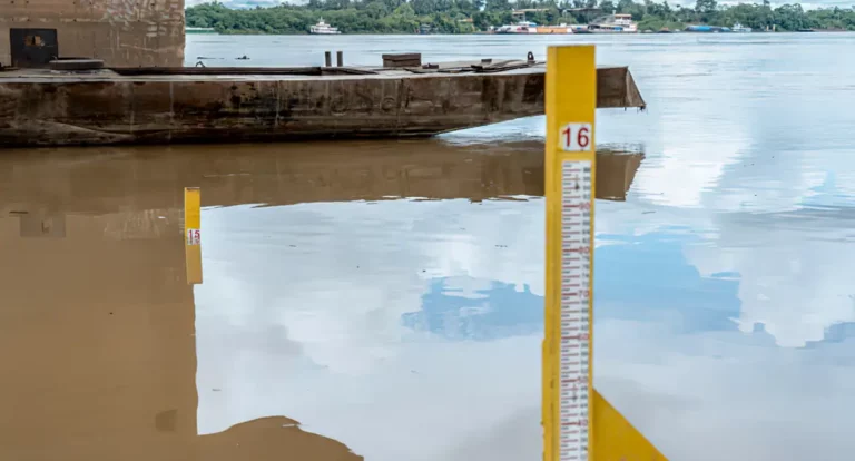 Com seca severa, rio Madeira chega a menor nível em quase 60 anos