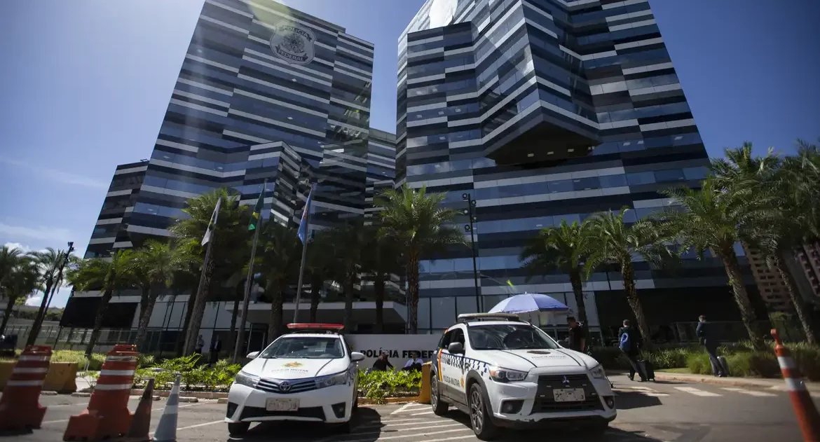 PF prende criminosos que roubavam tokens de funcionários da Caixa