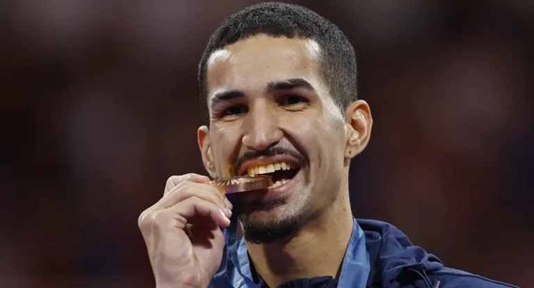 Edival Pontes conquista bronze para o Brasil no taekwondo