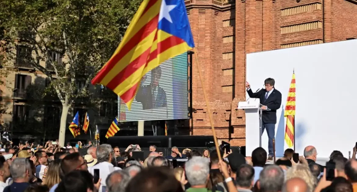 Líder catalão regressa à Bélgica, após breve aparição em Barcelona