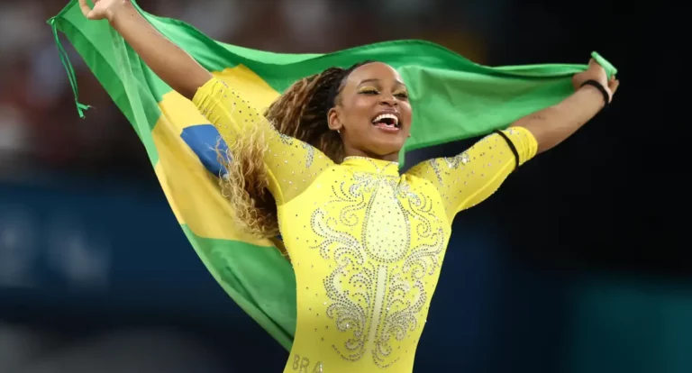 Rebeca Andrade afirma que prata em Paris é fruto de muito trabalho