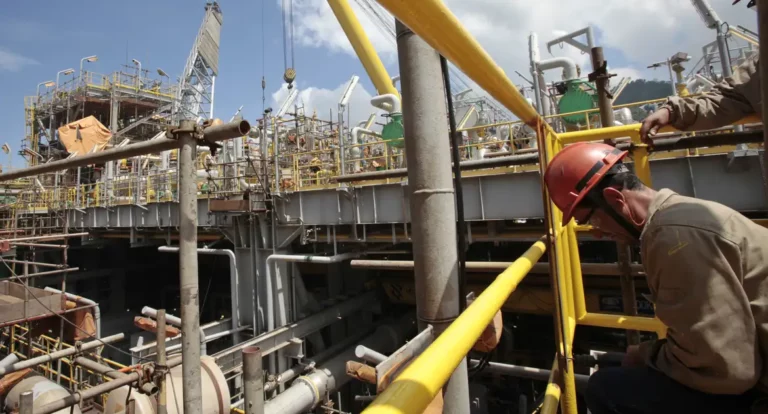 Produção de petróleo e gás no país cresce 2,8% em junho, aponta ANP
