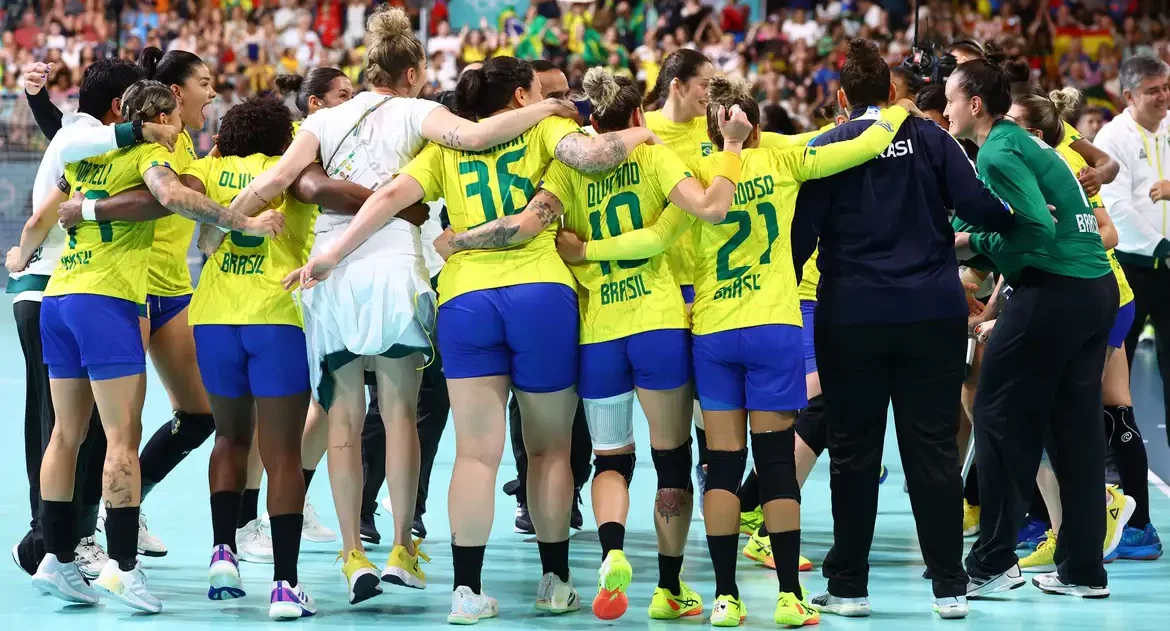 Brasil vence e avança às quartas do handebol feminino
