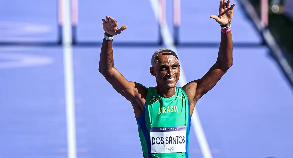 Alison dos Santos e Matheus Lima vão à semi dos 400m com barreiras