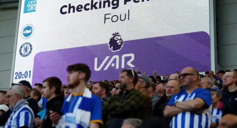 Premier League explicará ações do VAR nas redes sociais durante jogos