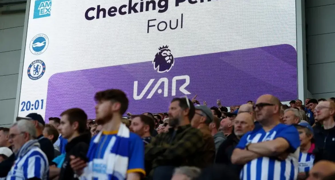 Premier League explicará ações do VAR nas redes sociais durante jogos
