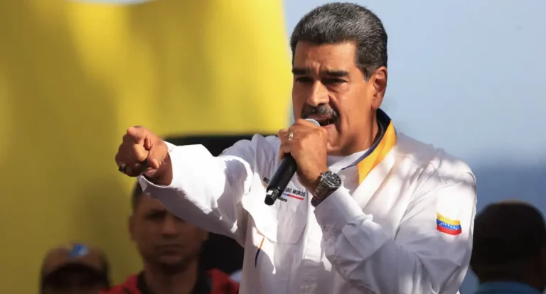 Maduro reage e diz que instituições da Venezuela resolverão impasse