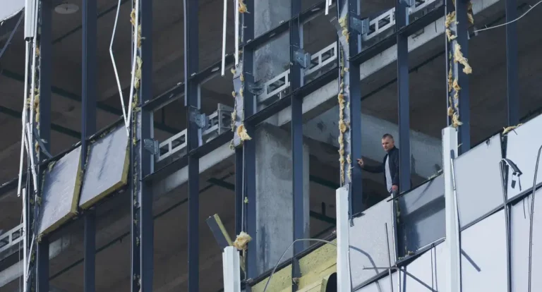 Ucrânia faz um dos maiores ataques de drones contra Moscou