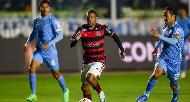 Flamengo avança na Libertadores mesmo com derrota para o Bolívar