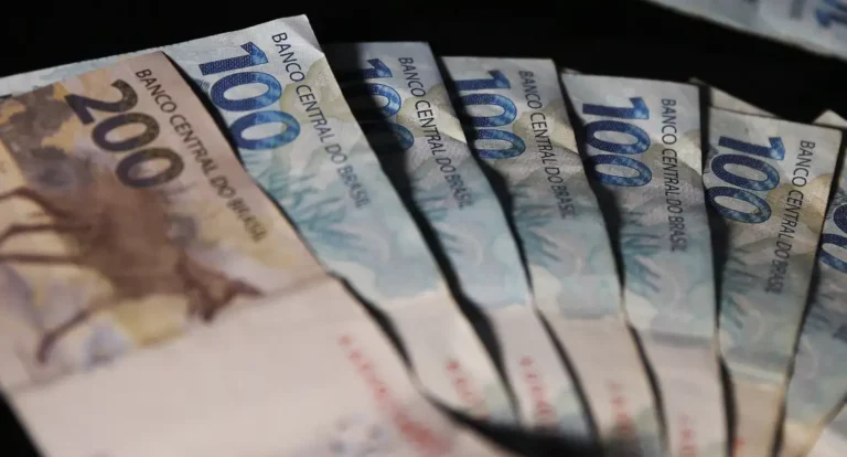 Pesquisa vê empresários ligeiramente confiantes com a economia