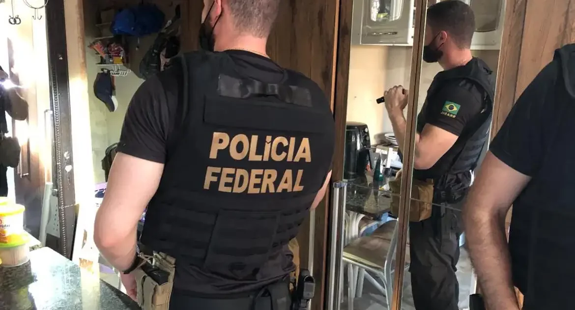 Operações da PF prendem integrantes de redes de migração ilegal