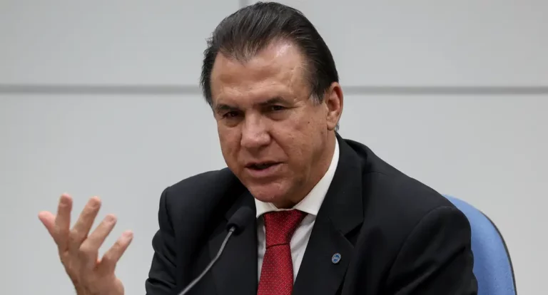 Inflação não se controla só com alta de juros, diz Luiz Marinho