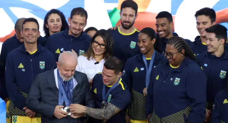 Lula recebe atletas olímpicos e defende mais apoio público ao esporte