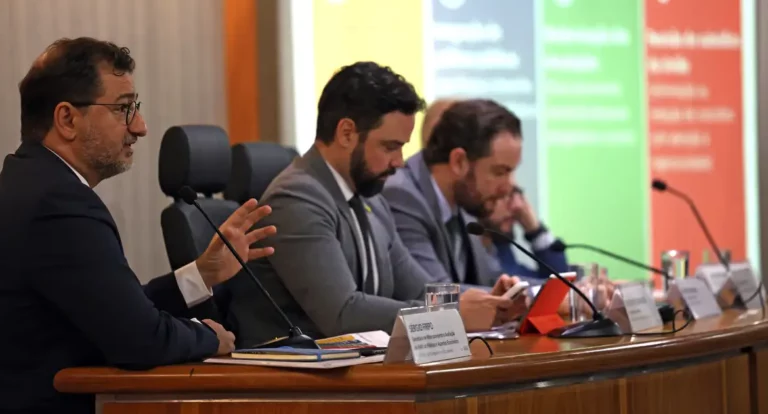 Equipe econômica detalha medidas para cortar R$ 26 bi em gastos