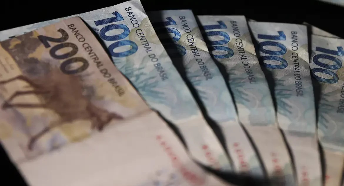 Setor público tem déficit primário de R$ 21,2 bilhões em julho