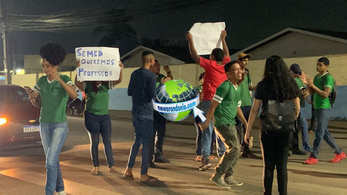 Alunos fecham Avenida Jatuarana por falta de professores em escola na zona sul - News Rondônia