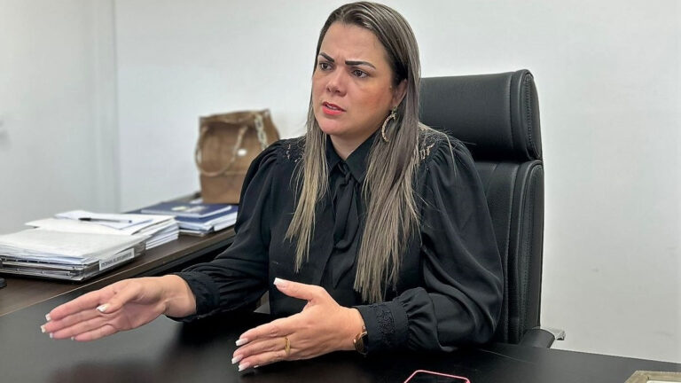 Cláudia de Jesus entrega R$ 200 mil em emendas para a saúde de Costa Marques - News Rondônia