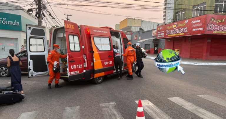 Carro invade cruzamento e causa acidente com dois motoboys de aplicativo - News Rondônia