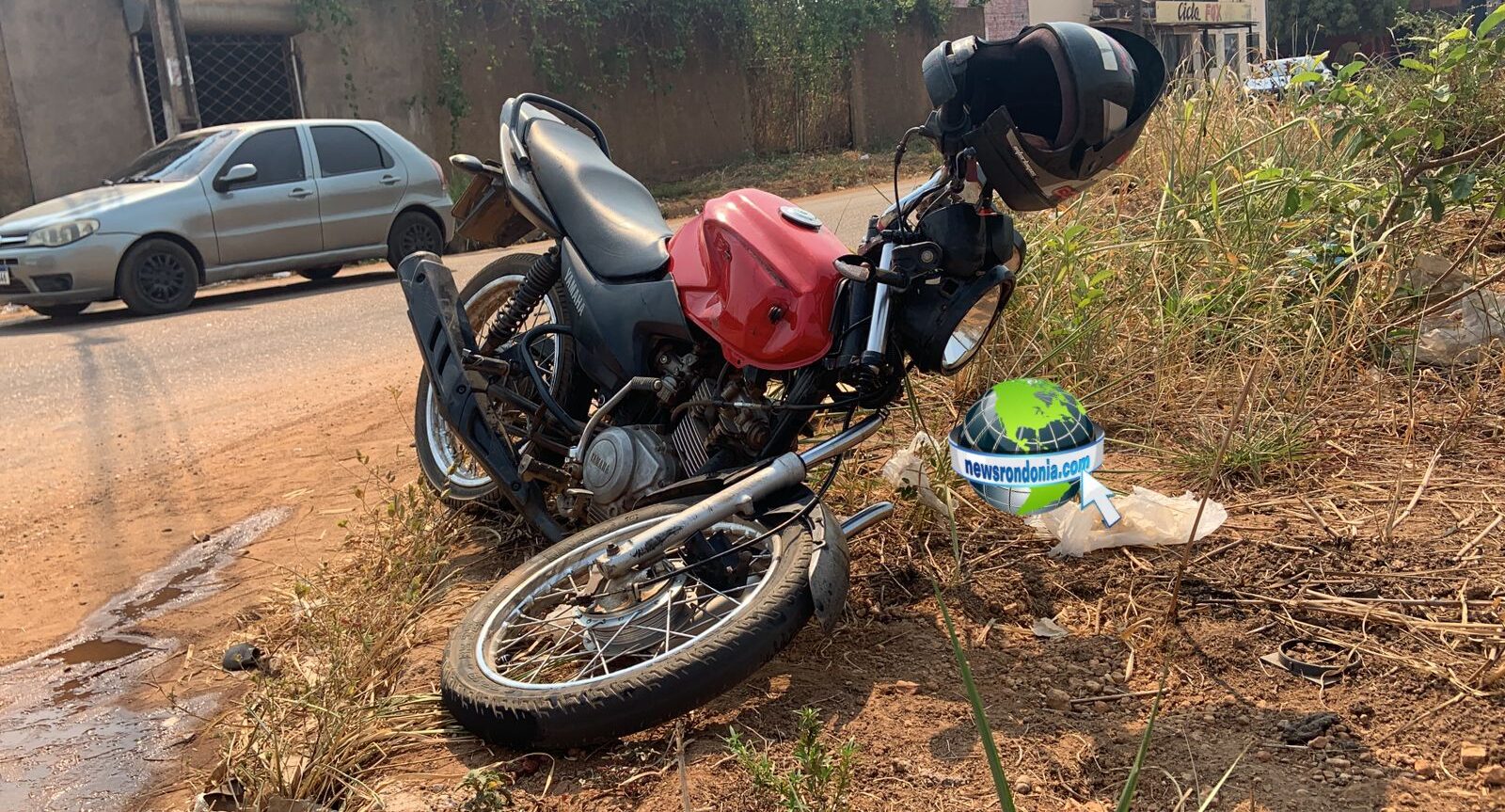 Motorista de Jeep Dodge foge depois de atropelar e deixar motociclista em estado grave na leste