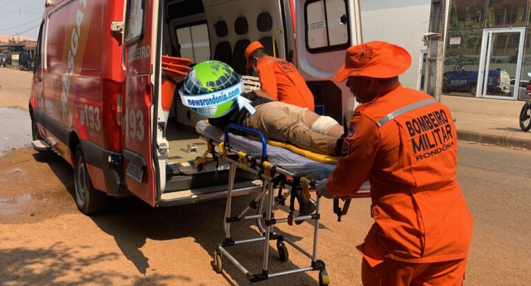Motorista faz retorno em frente de escola e causa grave acidente com motoboy