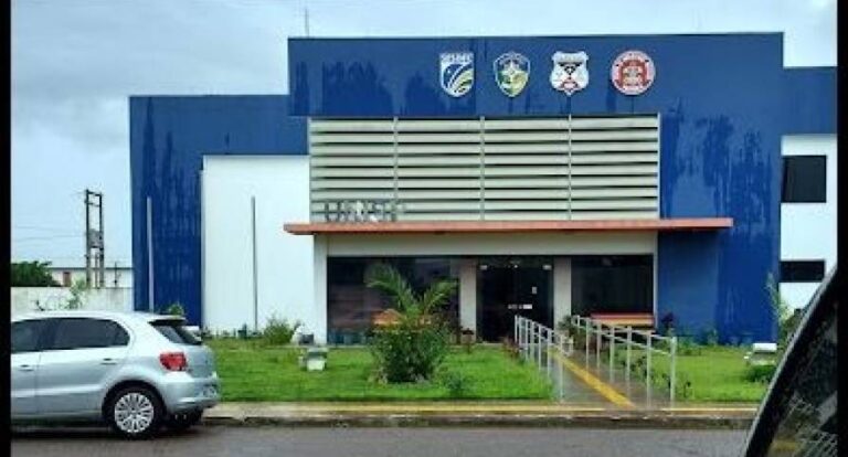 Mulher grita por socorro no meio da rua após ser agredida pelo marido, em Vilhena