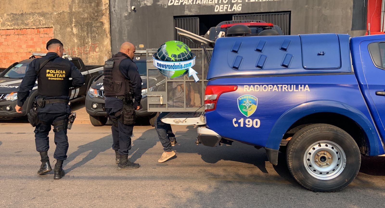 Briga de trânsito termina em perseguição, pancadaria e motorista preso na zona leste