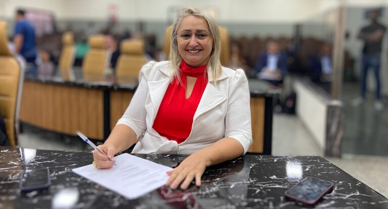 Vereadora Márcia Socorrista institui programa de educação humanitária para bem-estar e saúde ambiental