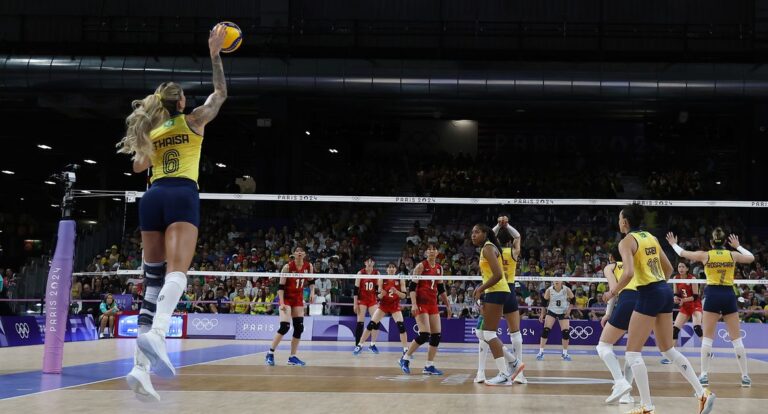 Brasil vence Japão por 3 a 0 no vôlei feminino