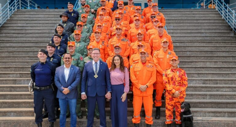 Marcos Rocha homenageia profissionais que prestaram socorro às vítimas da enchente no Rio Grande do Sul