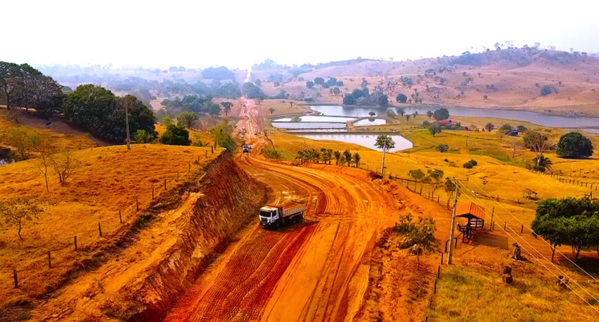 Obras de melhorias na RO-135 asseguram mobilidade e escoamento da produção na região da Zona da Mata