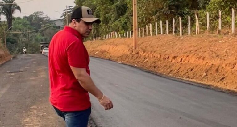 Vereador Edimilson Dourado acompanha obras de asfaltamento na Estrada do Areia Branca