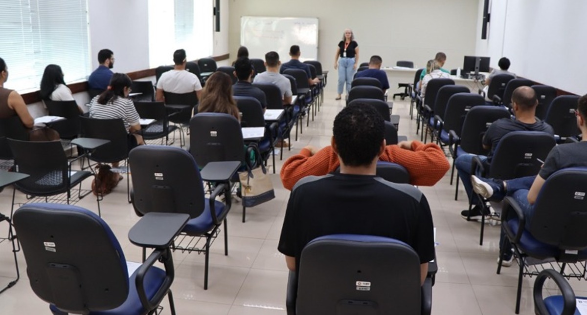 MPRO realiza prova para candidatos ao curso de Pós-Graduação na EMPRO
