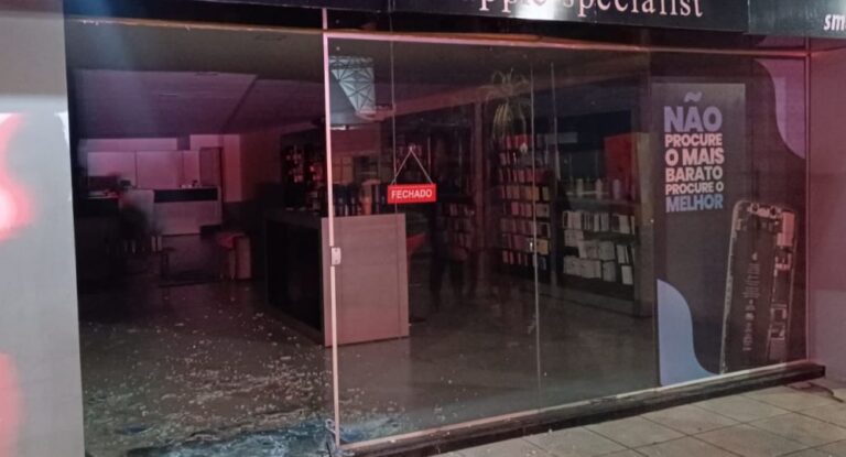 Elemento é preso em flagrante após furto em loja de celulares