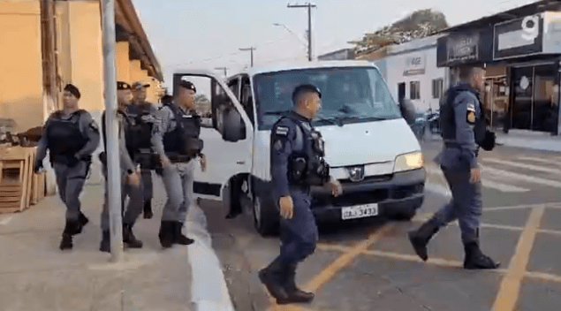 Guerra em Humaitá: 16 presos, um baleado e rojões e explosivos apreendidos - News Rondônia