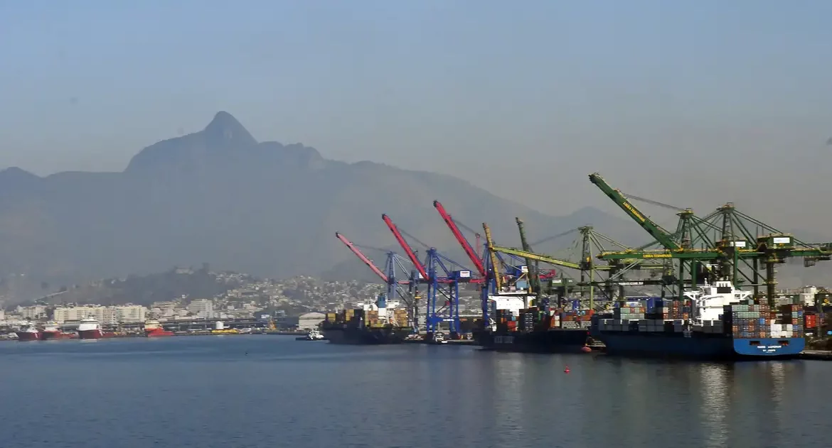 Economia recua 0,1% na passagem de junho para julho, diz a FGV