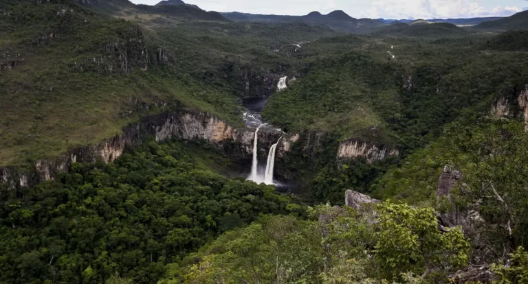 Parque da Chapada dos Veadeiros é fechado por conta de incêndio